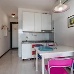 Family Beachfront In With Pool Daire