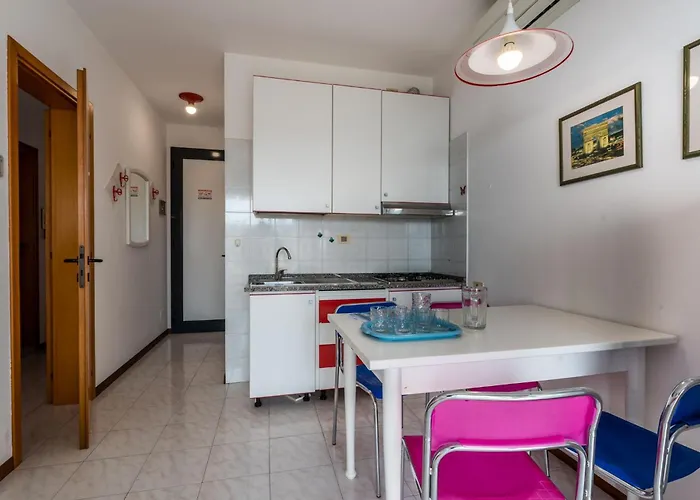 Family Beachfront In With Pool Daire